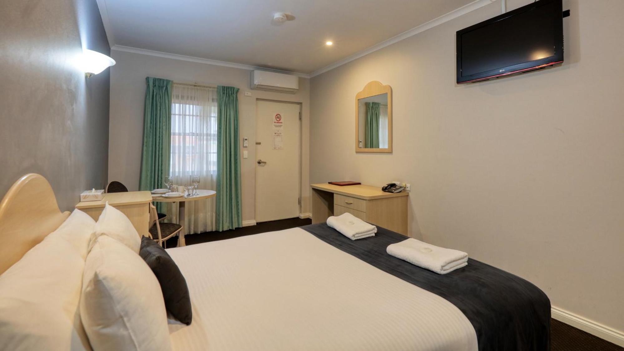 ברוקן היל Charles Rasp Motor Inn & Cottages מראה חיצוני תמונה