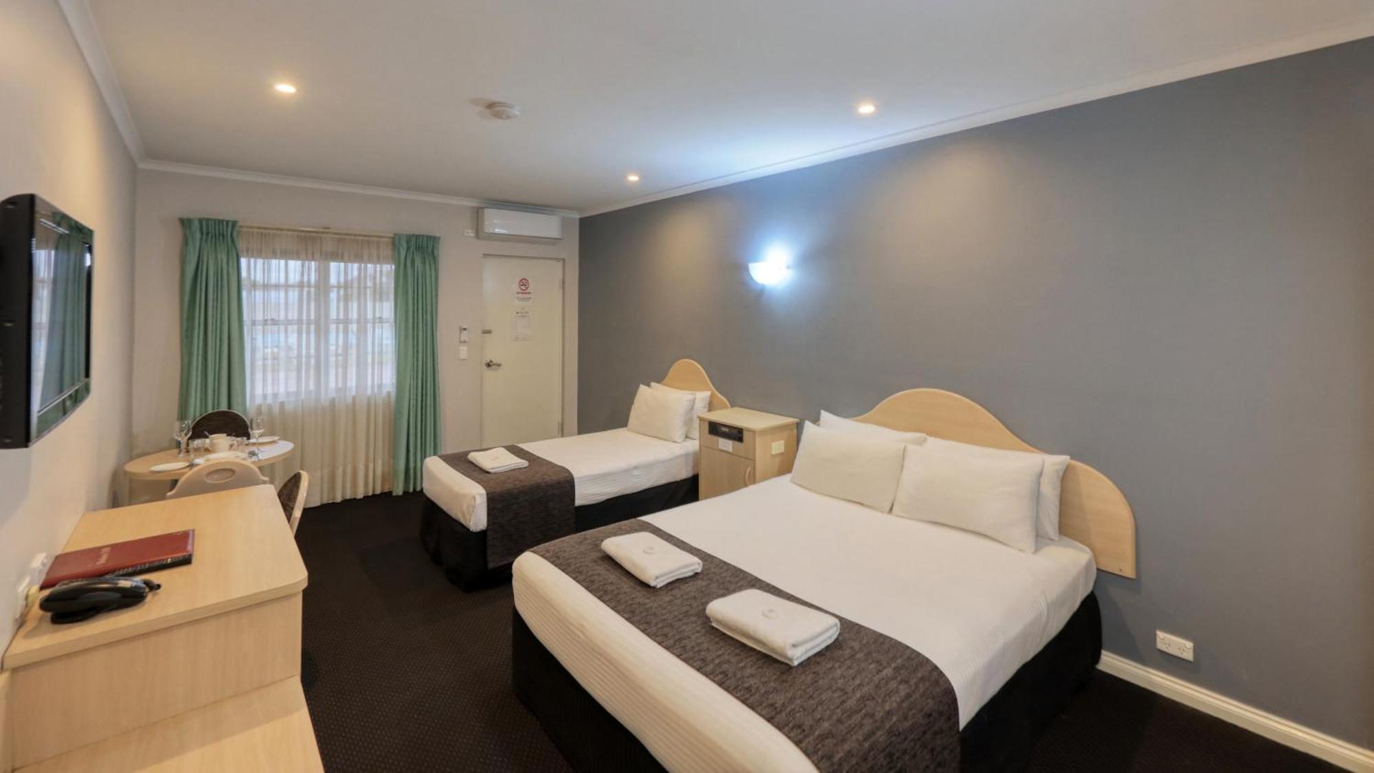 ברוקן היל Charles Rasp Motor Inn & Cottages מראה חיצוני תמונה