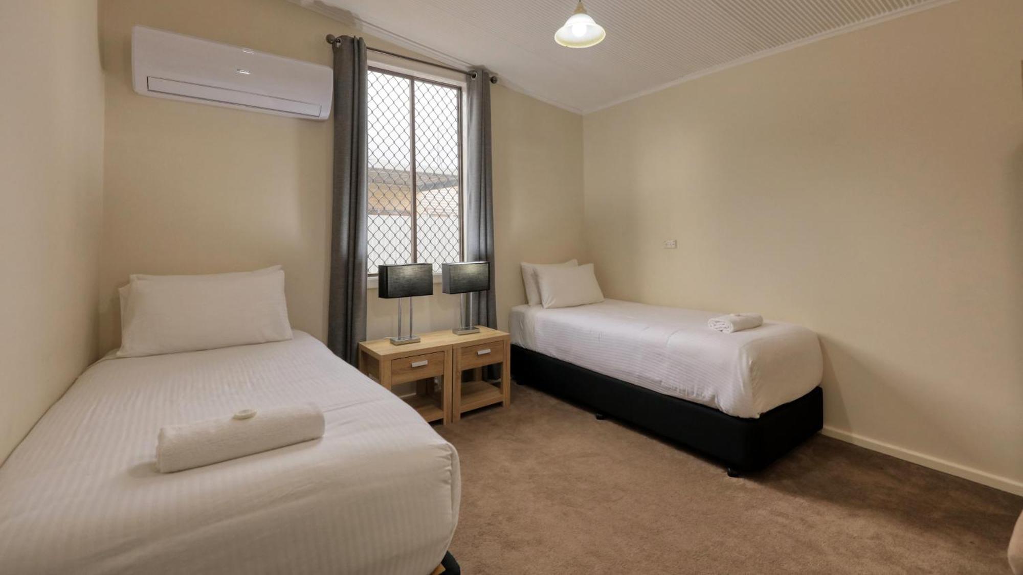 ברוקן היל Charles Rasp Motor Inn & Cottages מראה חיצוני תמונה