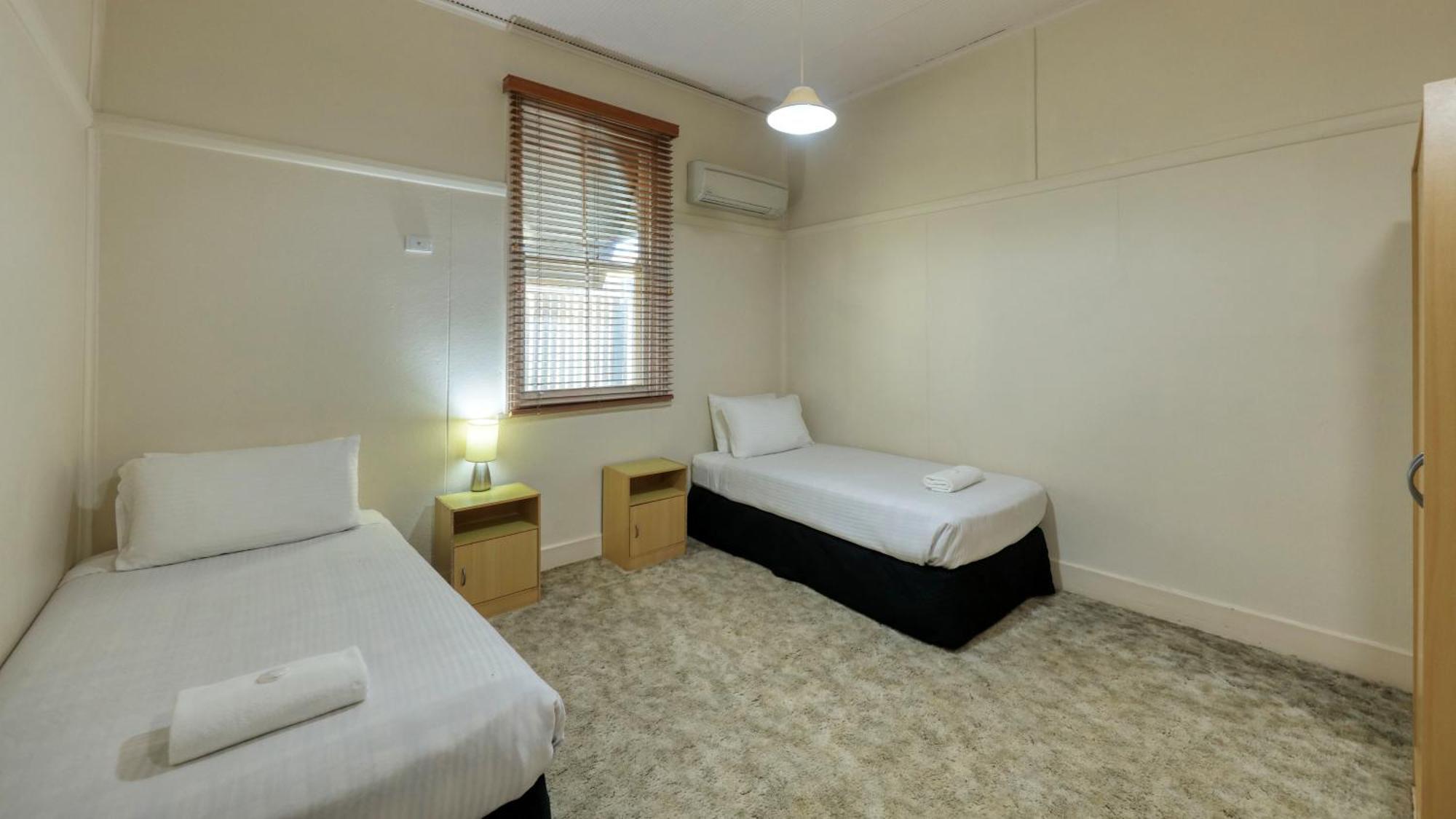 ברוקן היל Charles Rasp Motor Inn & Cottages מראה חיצוני תמונה