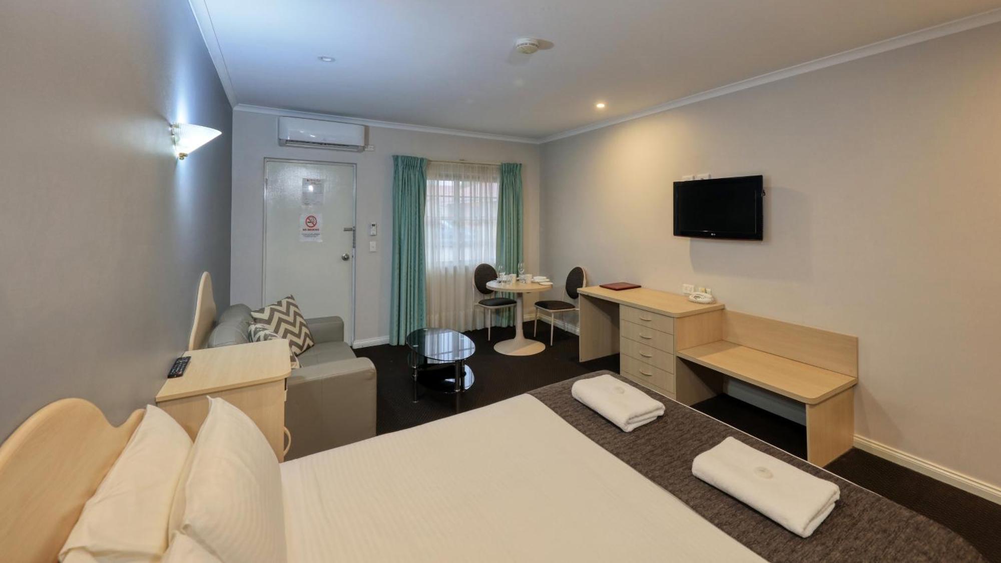 ברוקן היל Charles Rasp Motor Inn & Cottages מראה חיצוני תמונה
